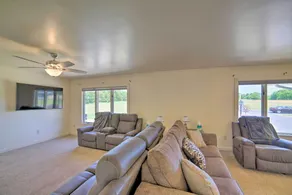 Near Boat Launch: Pet-friendly Grass Lake Getaway - Innvendig