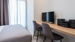 Spot Apart - Room