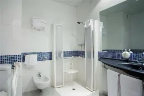 Holiday Inn Bologna - Fiera by IHG - Badeværelse