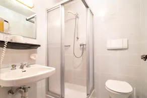Guesthouse Pension Grafenstein - Bathroom