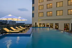 Park Plaza Chandigarh Zirakpur - Pool