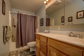Pecan Point - Bathroom