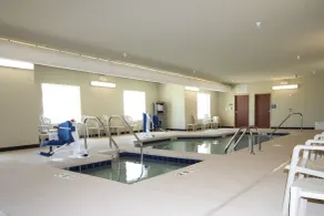 Cobblestone Hotel & Suites - Devils Lake - Piscine