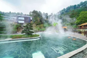 Howard Johnson By Wyndham Lake Serenity Hotel Neijiang - Basseng