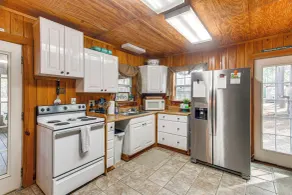 Georgia Lakefront Cabin w/ Fire Pit + Grills! - Innenbereich