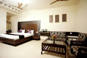 Hotel Bhagyaraj Palace - Best Hotel In Kanpur - Zimmer