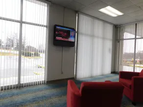 Park View Inn. - Lobby sitting area