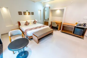 Kings Kraft River Side Resort - Rom