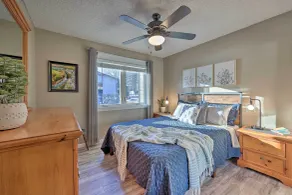 Bella Vista Home w/ Deck + Trails: On Golf Course! - Værelse