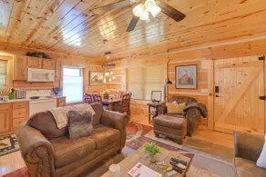Secluded Retreat: Bbq, Lawn Games, & Fire Pit! - Innenbereich
