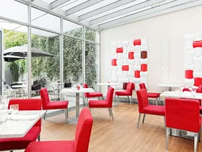 Mantra Charles Hotel - Restaurant