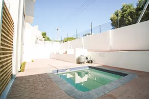 CURIOCITY Green Point - Pool