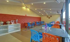Treebo Suyogg Retreat - Restaurante