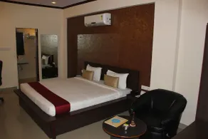 Hotel Savi Regency - Room