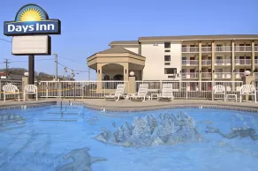 Days Inn by Wyndham Apple Valley Pigeon Forge/Sevierville - Piscine
