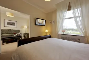 Walter Raleigh Hotel - Room