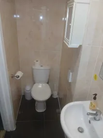 Ground Floor Studio Apartment in Gosport, Free Private Parking - Baño
