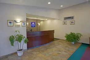 Americas Best Value Inn Lansing - Lobby