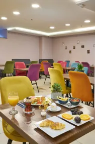 Atro Hotel - Restaurant