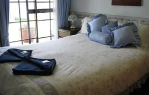 Hill Top Country Guest House - Room