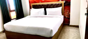 The Grand ND Resort- Kanha Tulsi Heights Behind Prem Mandir - Room