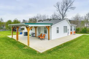 Peaceful Home w/ Patio on 30 Acres in Coxs Creek! - Interiør