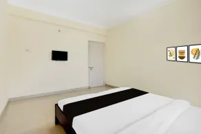 Collection O Bhanugudi Junction Kakinada Formerly Stay Inn Luxury - Room