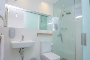 Hostal La Isla - Bathroom