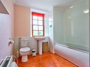 West Lodge - Bathroom