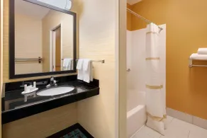 Fairfield Inn & Suites Austin University Area - Bathroom