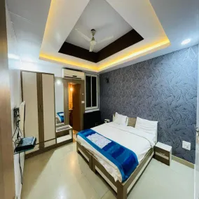 SKG Royal Palace - Chambre