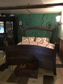 1940s Riverside Apartment - Room