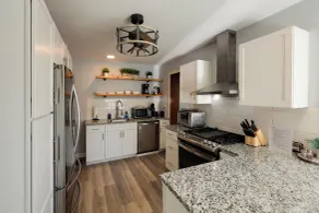 Centrally Located Cincinnati Escape w/ Deck & Yard - Innvendig