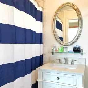 Inn at 7 Central - Bathroom