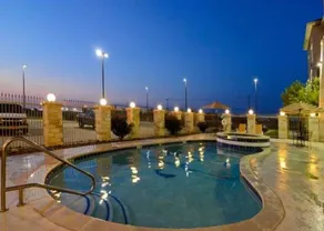Comfort Inn & Suites Alvarado - Piscine