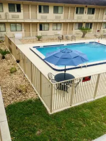 Americas Best Value Inn - Lake City - Piscine