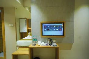 HOTEL AMBER PARAMOUNT - Room
