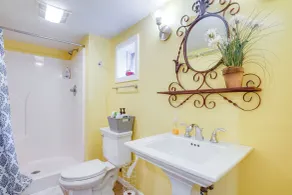 The White Elephant Inn Getaway w/ Pool & Hot Tub! - Innenbereich