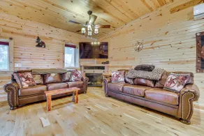 Steps to Marina & Beach: Couples Cottage in Pepin - Interiör