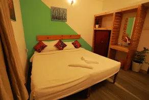 The WAVES Fortkochi - Room