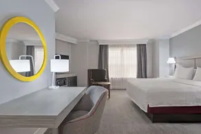 Hampton Inn & Suites Stamford - Room