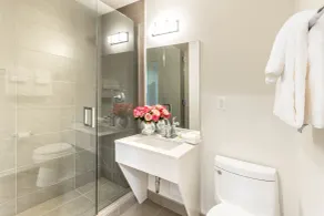 Villa Eyrie Resort - Bathroom