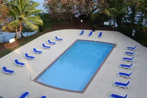 Hilo Hawaiian Hotel, Trademark Collection by Wyndham - Piscine