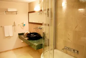 Adanava Hotel - Baño