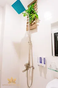 Lotus Village Hotel - Bathroom