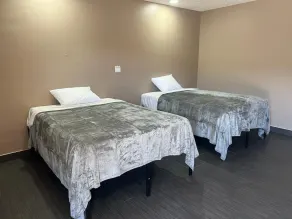 Pomona Inn - Room