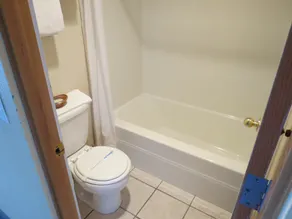 Western Royal Inn - Bathroom