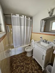 Royal Inn Motel - Bathroom