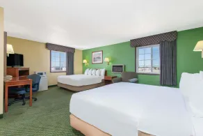 Days Inn by Wyndham Great Bend - Room