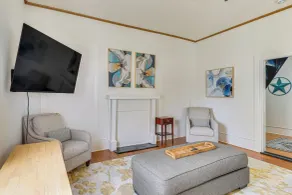 Half-mi to Dtwn Wendell! 60s Farmhouse w/ Fire Pit - Interiør